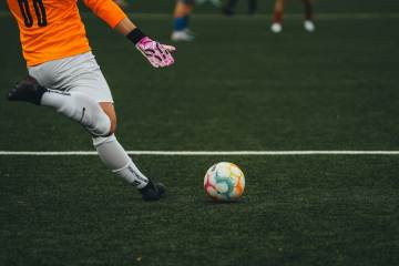 决定冠军走向的一次扑救（配图示意）
